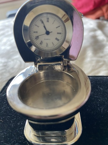 Mini novelty clock - in, of