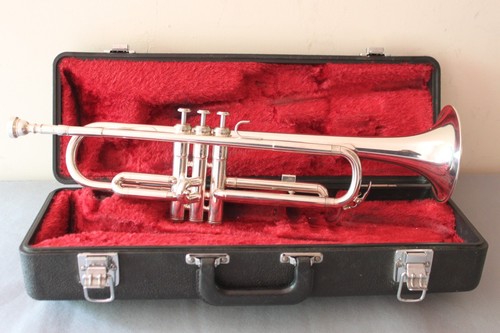 Yamaha silver trumpet with - yamaha, bb