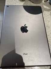 iPad  (For Parts Or Repair ) bundle