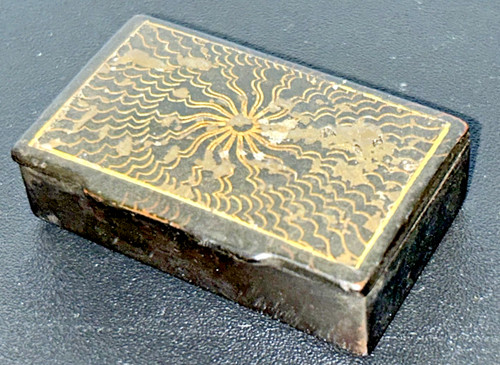 Ebonised snuff box gold - ebonised,