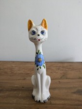 Retro Vintage Long Neck Cat