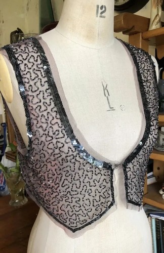 Size medium red - size, herring