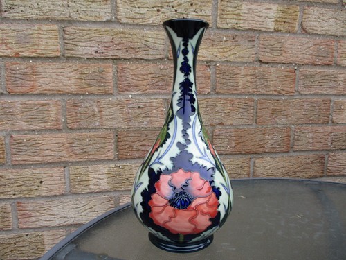 Moorcroft poppy pattern vase - moorcroft,
