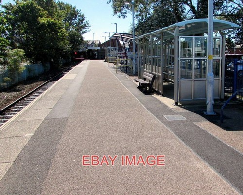 Photo shelter and bench on - ,