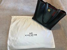 ? Coach Willow Tote Bag (C0689) - Black Leather & Maroon Interior ?