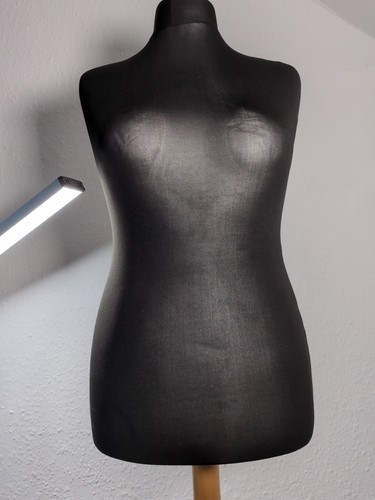 Female male mannequin - male,