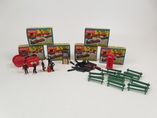 Merit Lot of 6 Station