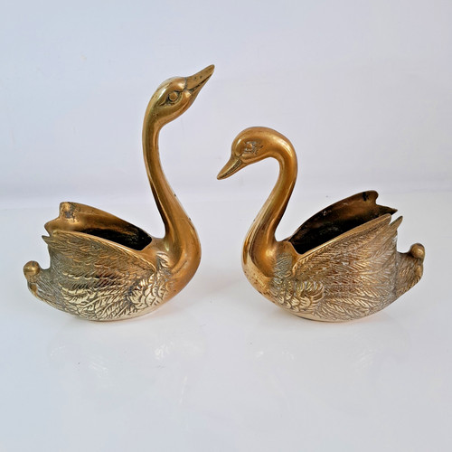 Vintage solid brass swan - solid,