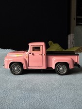Die-Cast 1956 Ford F100 Pick