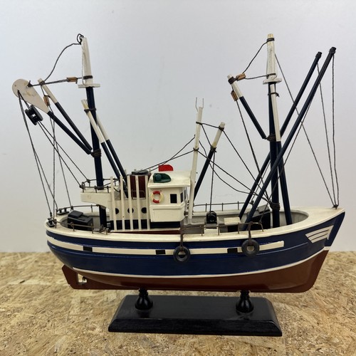 Vintage wooden fishing trawler - fishing,