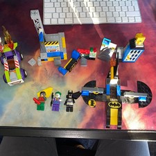 LEGO 10753 the Joker Batcave