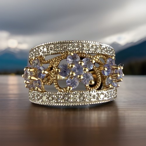 Beautiful 9ct yellow - 9ct,