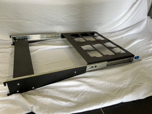 Lockable sliding shelf - *lockable*,