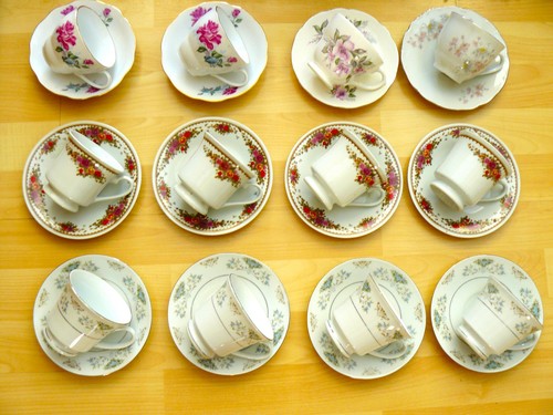 Vintage mismatched cups - x,