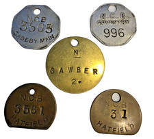 Collection 5 COLLIERY PIT Brass Miners Check Lamp Tally Safety Tokens #Y174