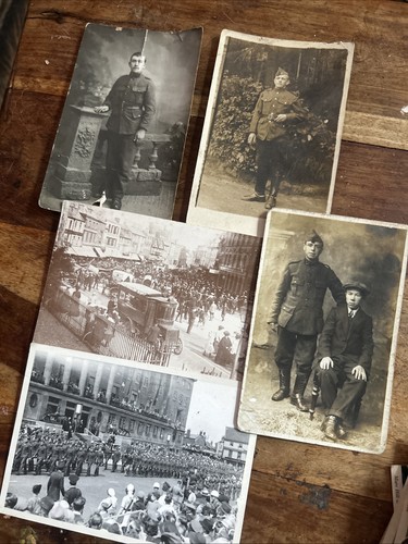 Old vintage postcards war - old,