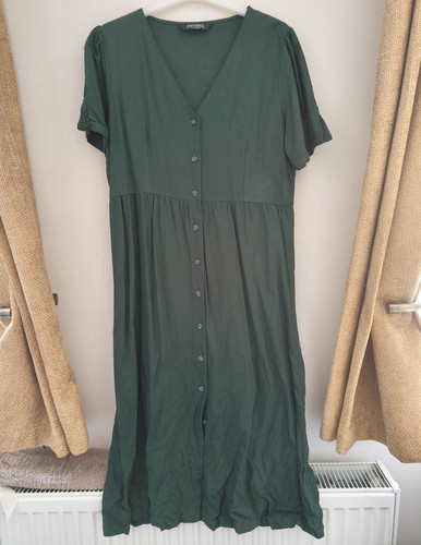 Disturbia green neck - green, v-neck