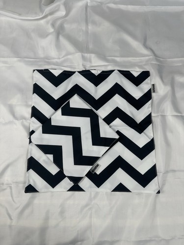 Outdoor black white chevron - black,