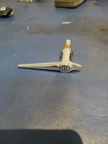Bonnet handle type - t,