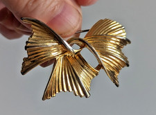 Vintage gold tone Ciro ribbon