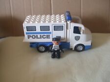 Lego Duplo prisoner escape large police van and prisoner