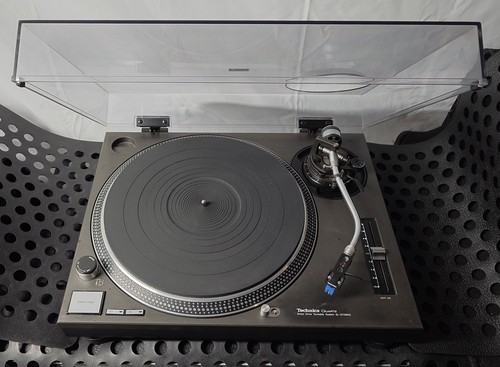 Technics 1210mk2 turntable - technics,