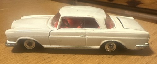 Corgi toys 230 mercedes - toys,