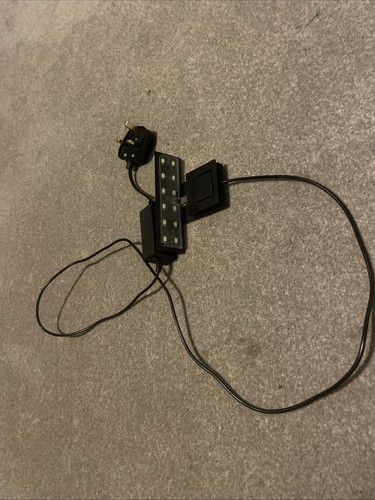 Fish tank clip - tank, on