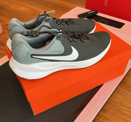 Brand new nike revolution - new, 7