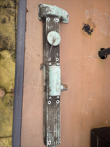 Jaguar engine rocker cover - engine,