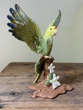 Flapping Lustre Porcelain Green Parrot Cockatoo Figurine Bird Vintage