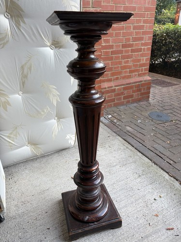 Wooden pedestal plant - pedestal,