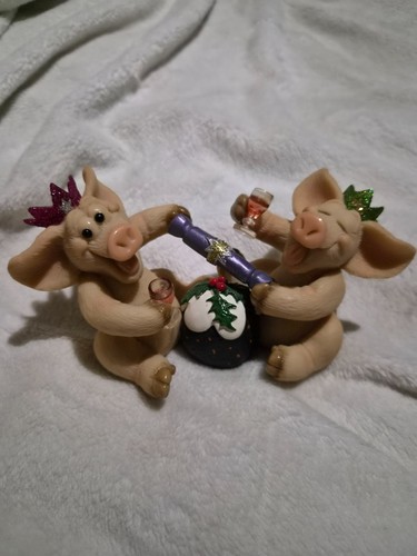 Mint cond collectible piggin - cond,