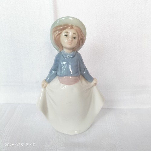 Nao lladro beautiful girl - ,