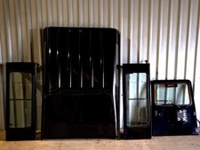 Santorini black Land Rover