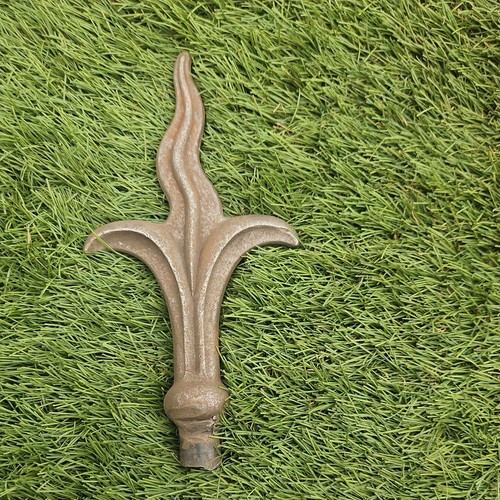 Railheads finials spearpoint - finials,