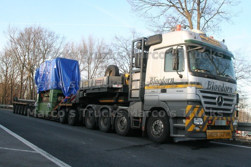 Truck photo mercedes benz - truck,