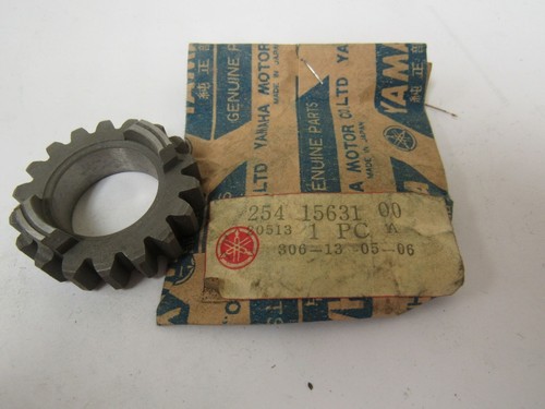 Nos oem yamaha kick pinion - nos,