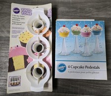 Wilton Two Tone Cup Cakes Muffins Insert and Wilton 4 Cupcake Stand Pedestals