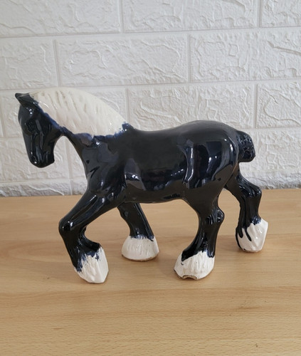 Black shire horse - ,