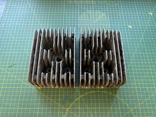 Yamaha rd200 cylinder heads - cylinder,