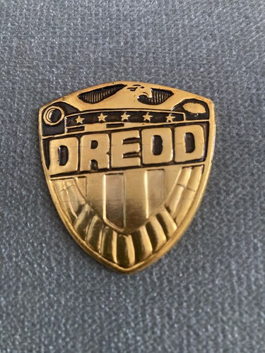 2000ad prog 300 free gold - prog,
