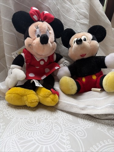 Micky and minnie mouse - micky,