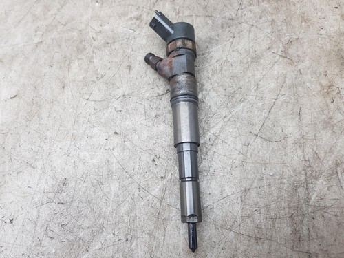 Bmw fuel injector - x5,