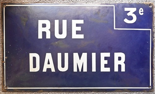 Big old french - enamel, street