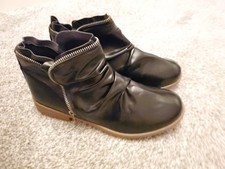 (BRAND NEW) MELINDA
