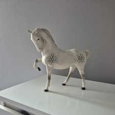 Beswick Horse, Head Tucked
