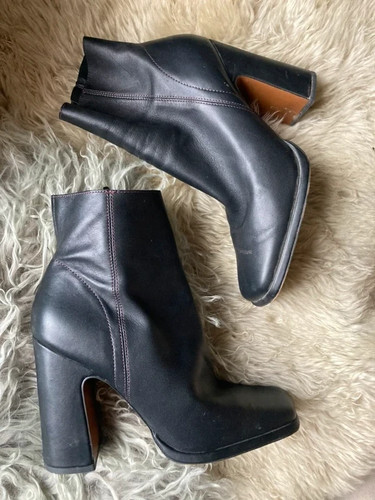 Topshop black square toe block