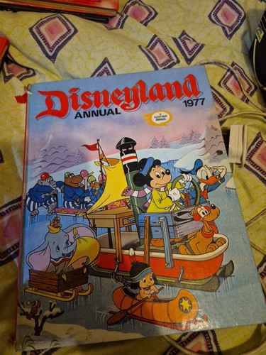 Vintage disneyland annual 1977 - disneyland,