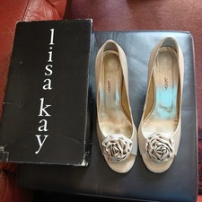 Lisa Kay Designer Silk Textile Peep Shoes Size 7